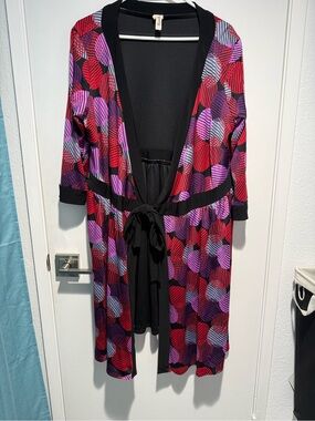 Printed Tie-Waist Robe - Black with Red & Purple Geo Print